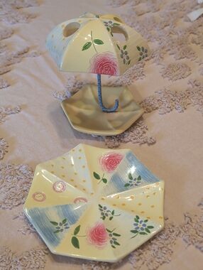 Yellow Floral Ceramic Beach Umbrella Toothbrush Holder & Soap Dish